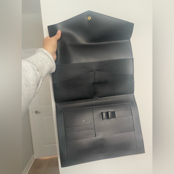 Glass Ladder & Co Megan black clutch - Picture 4 of 5